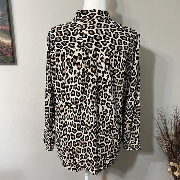 Chicos Petites Button Down Blouse Size 2P / PL Modal Blend Leopard Animal Print - Picture 3 of 11